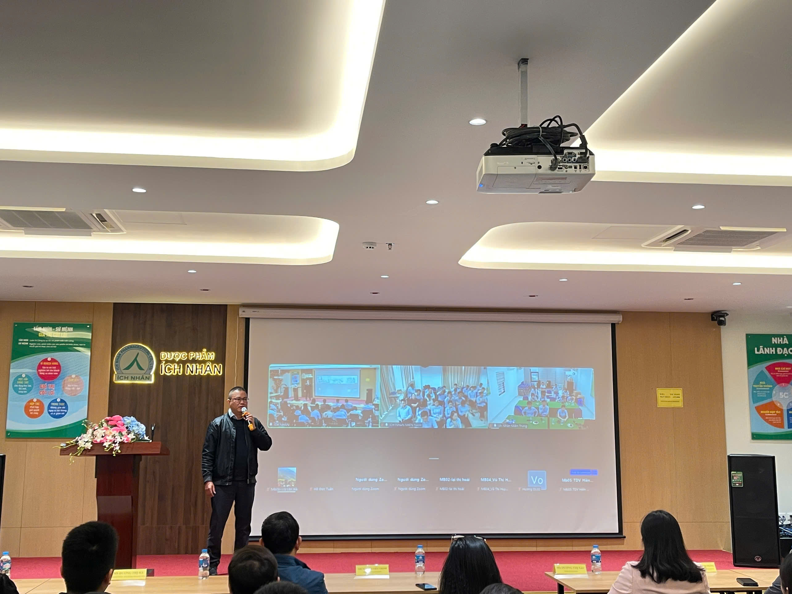 KICK-OFF THÁNG 11/2025: “HỢP TÁC ĐẾN CÙNG – VƯỢT MỤC TIÊU CHUNG”