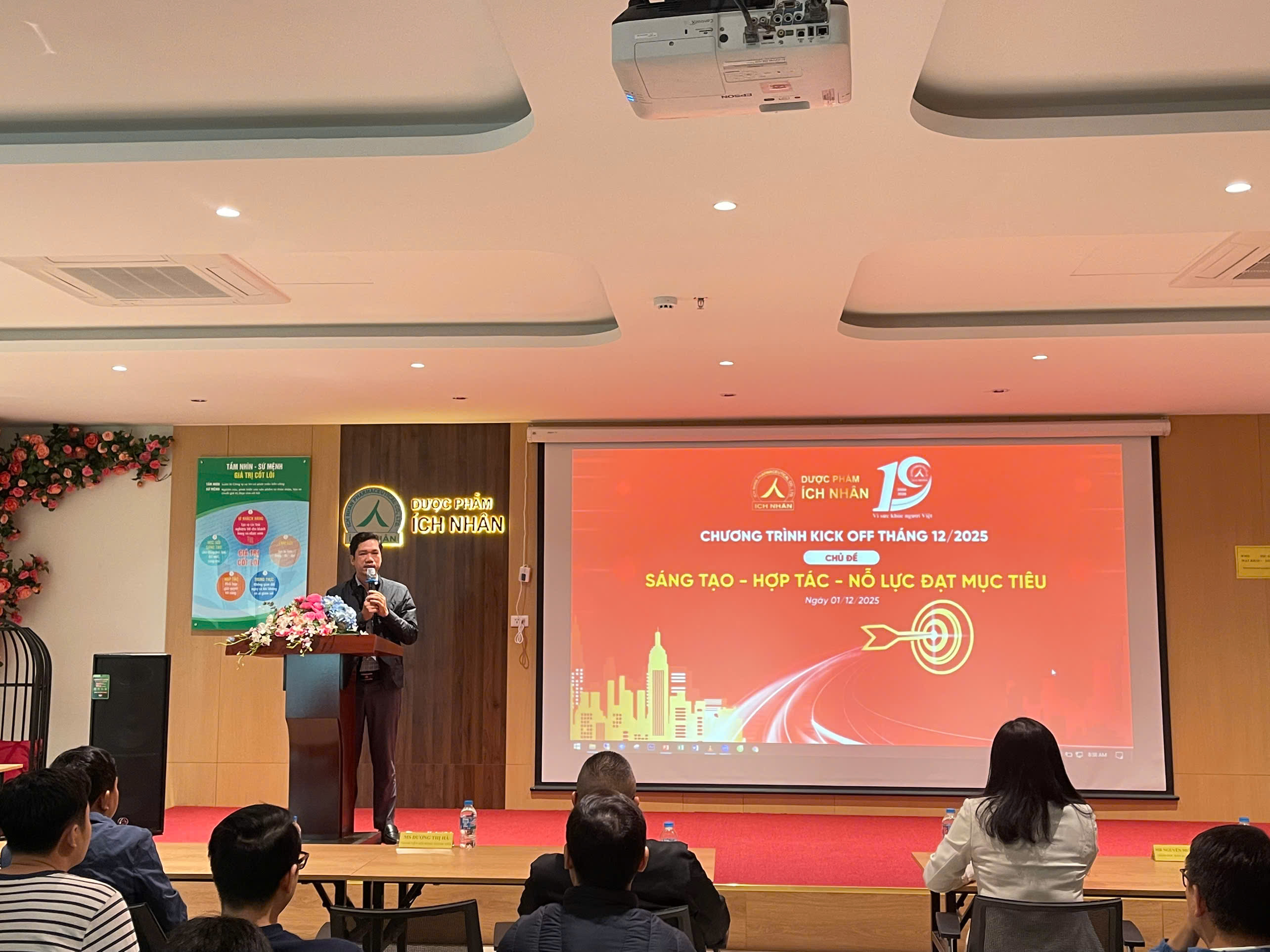 🎯 KICK-OFF THÁNG 12/2025: “SÁNG TẠO – HỢP TÁC – NỖ LỰC ĐẠT MỤC TIÊU”