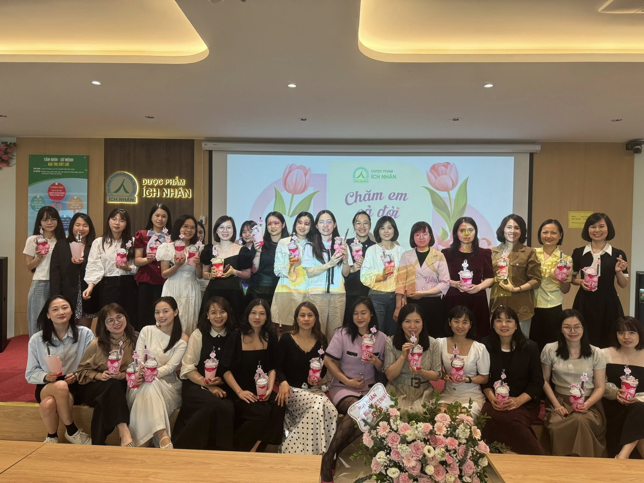 Dược phẩm Ích Nhân rộn ràng chào mừng ngày Quốc tế Phụ nữ 8/3