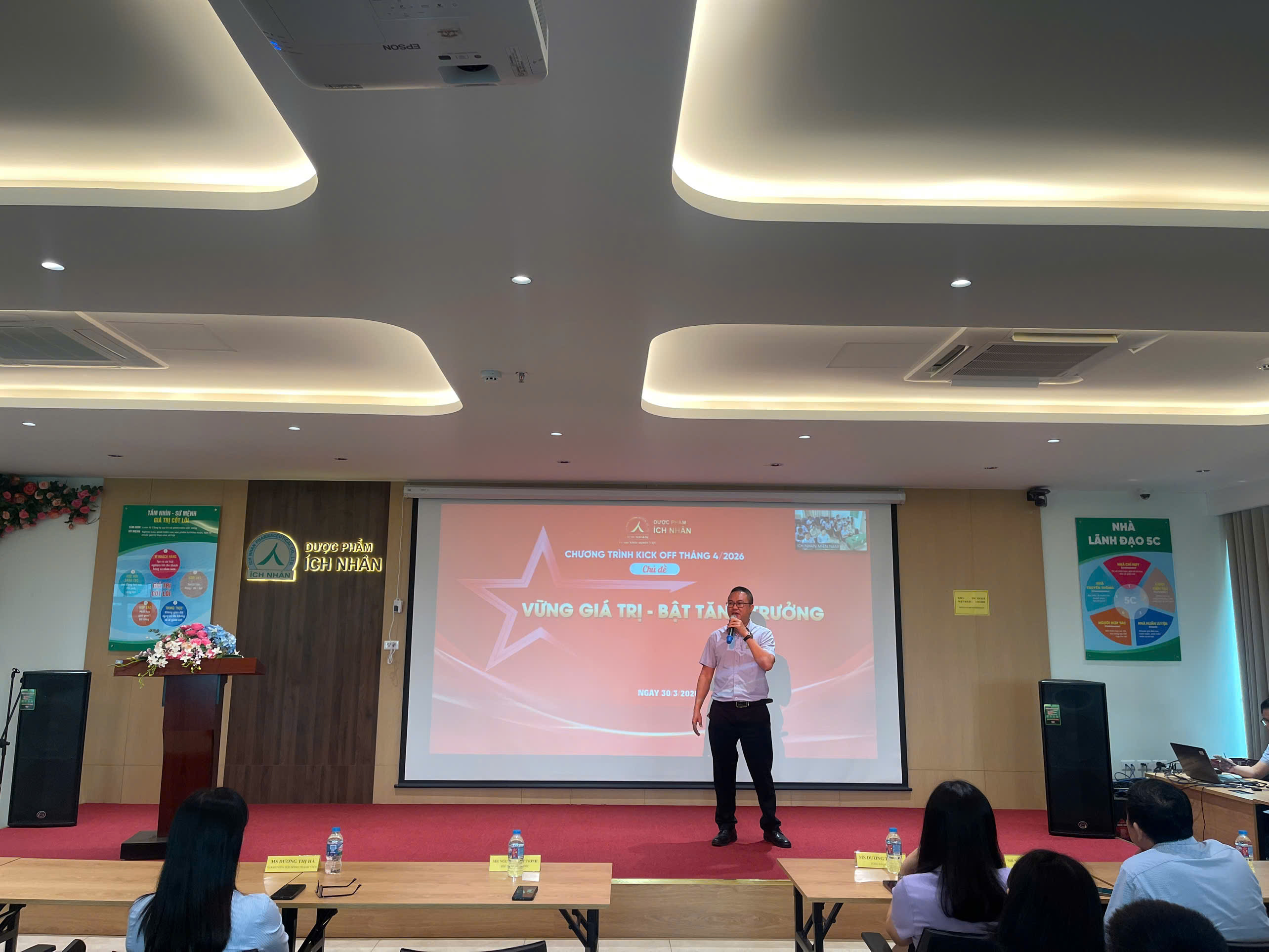 BÙNG NỔ KHÍ THẾ TẠI KICK-OFF THÁNG 4 “VỮNG GIÁ TRỊ - BẬT TĂNG TRƯỞNG”